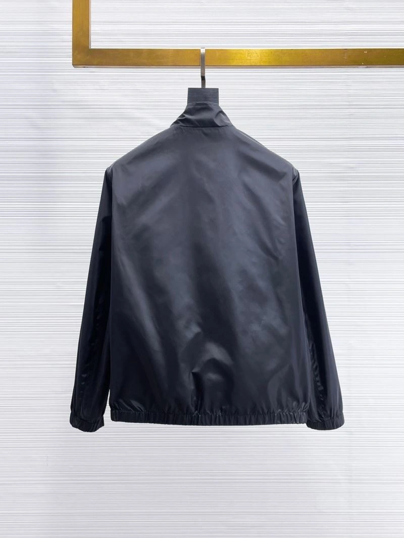 ComfortFit Burberry Outwear 100177