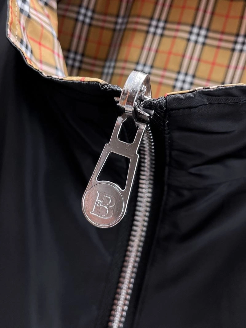 ComfortFit Burberry Outwear 100177