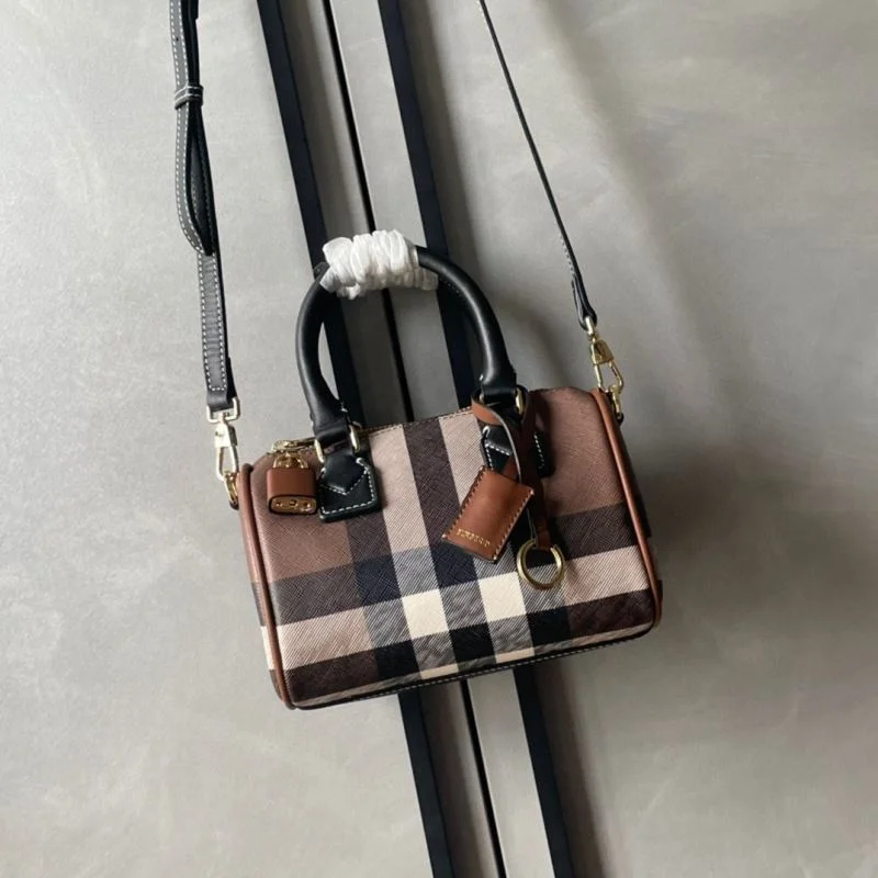 Burberry Pillow Bags Snug 38107