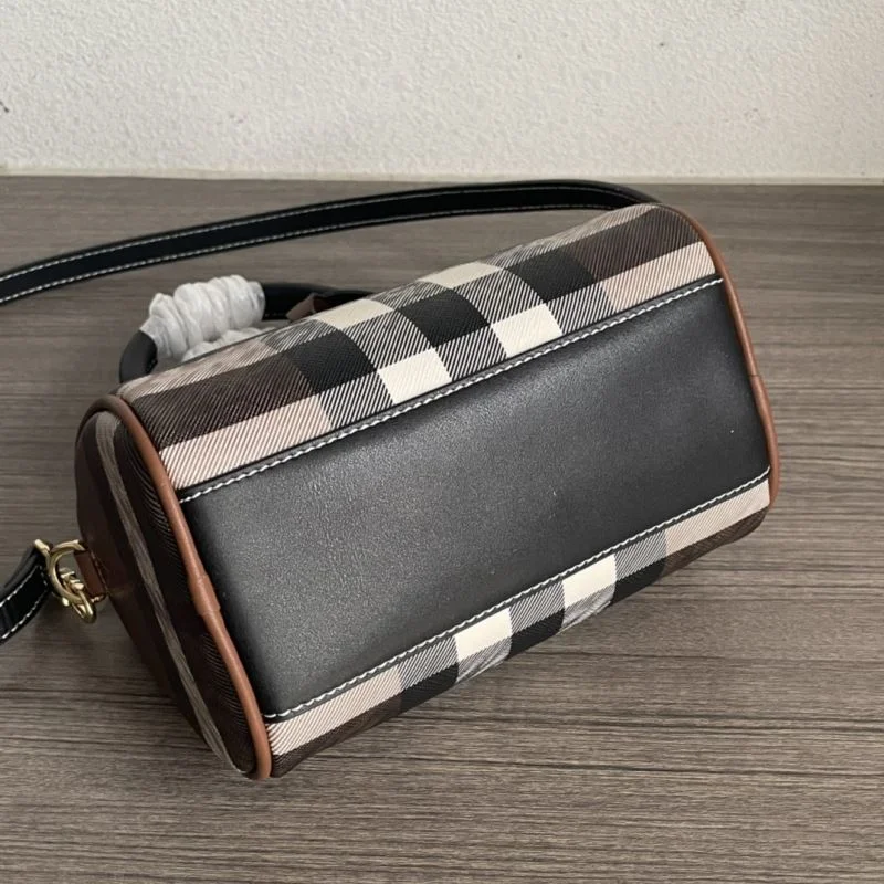 Burberry Pillow Bags Snug 38107