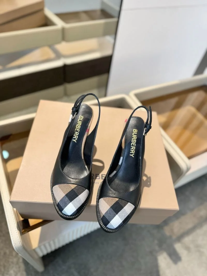 Burberry Sandals Sporty 17123