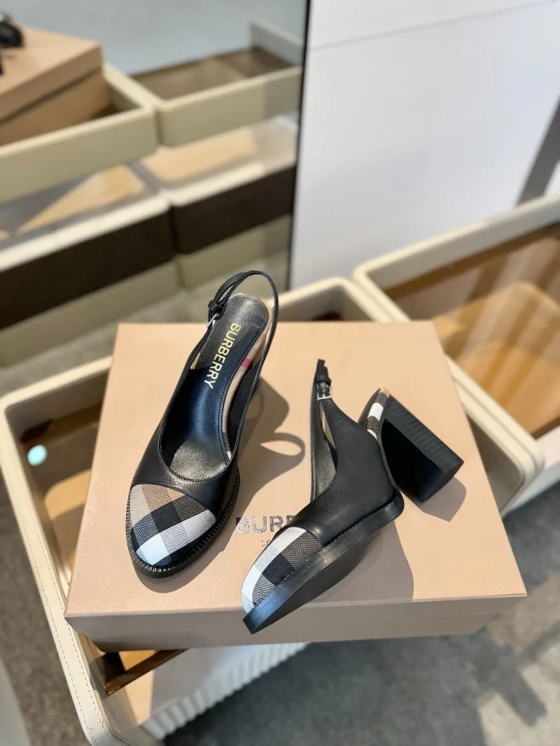 Burberry Sandals Sporty 17123