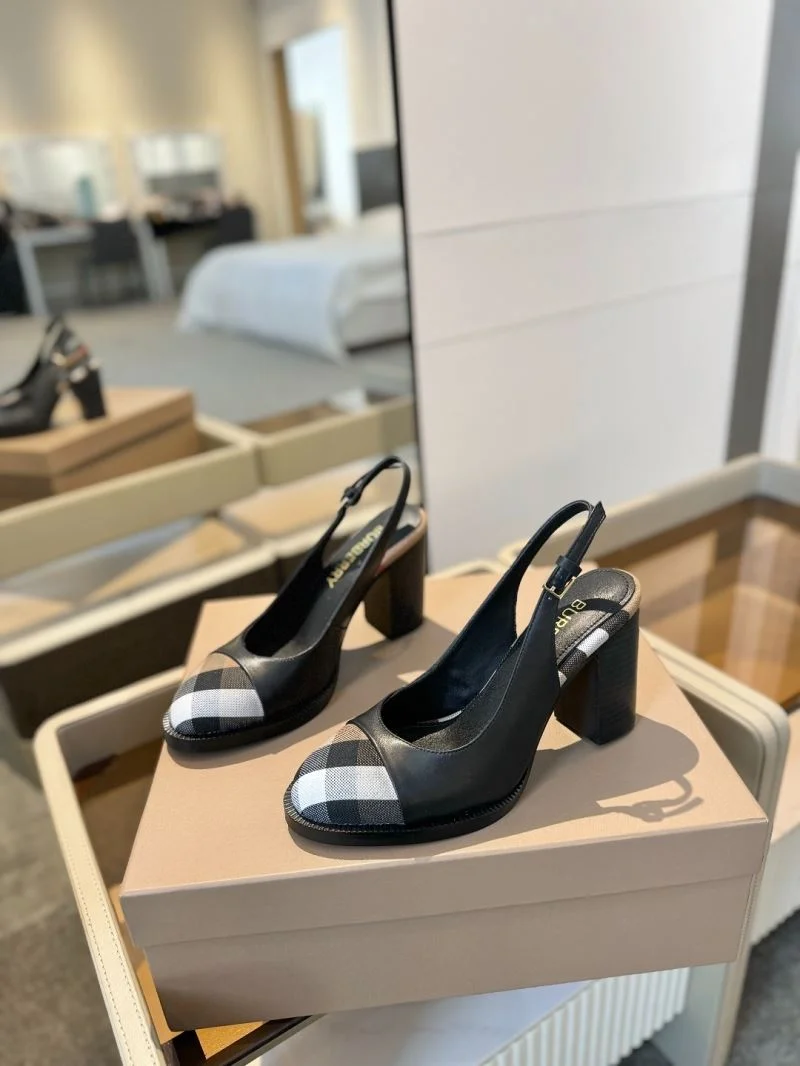 Burberry Sandals Sporty 17123
