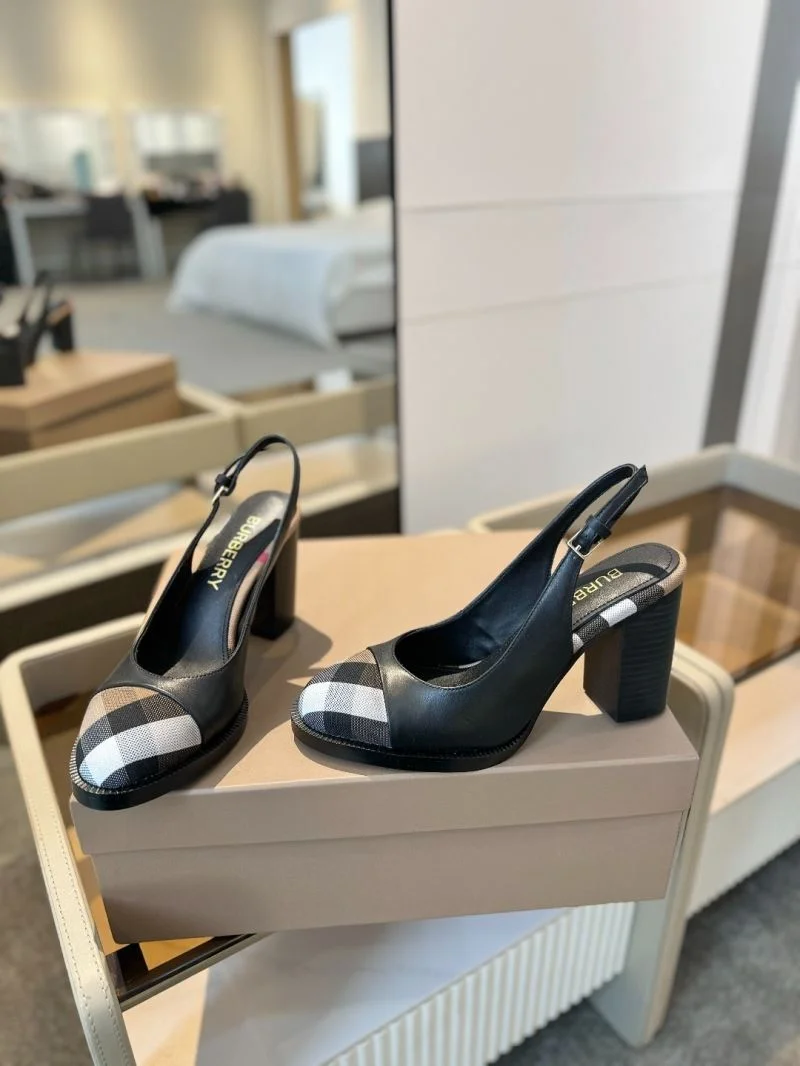 Burberry Sandals Sporty 17123
