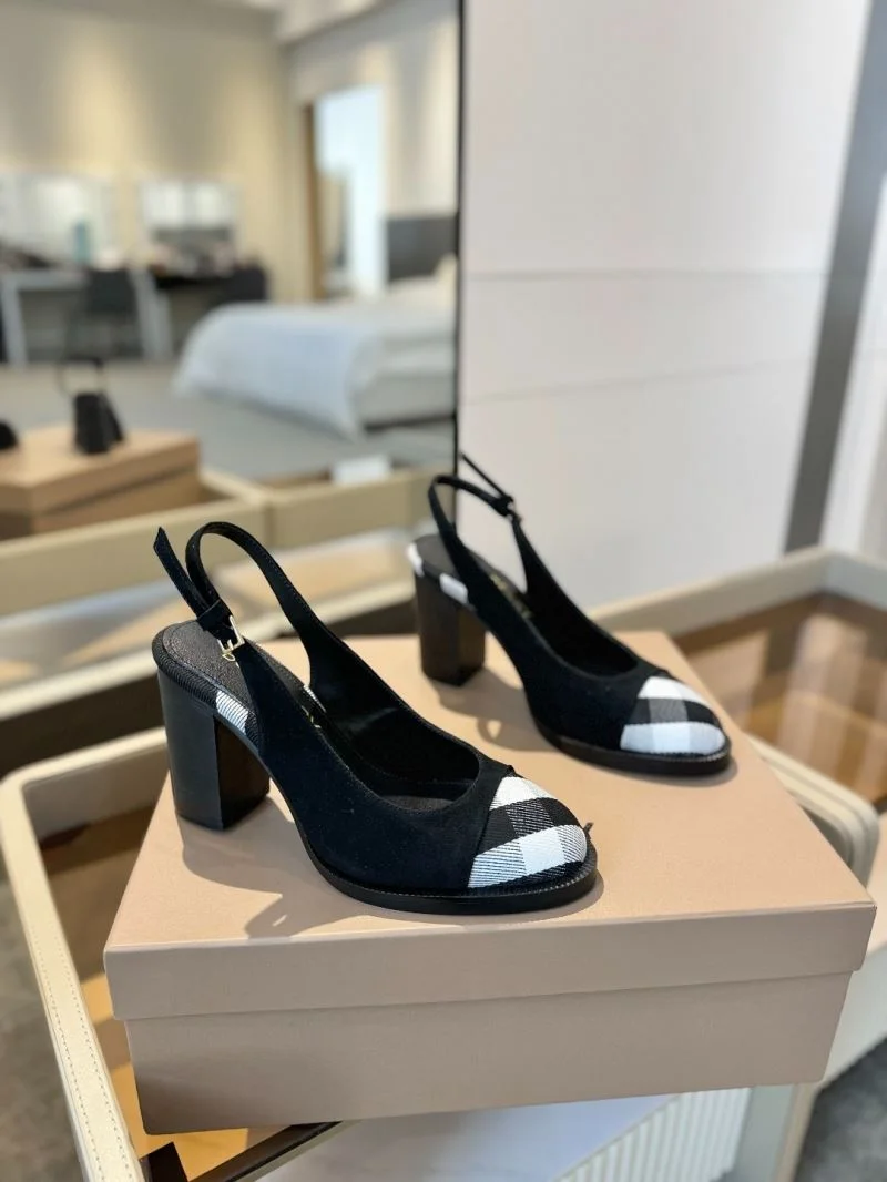 Burberry Sandals Effortless 17121