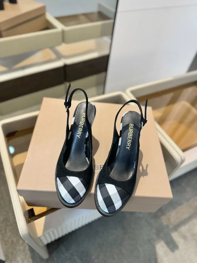 Burberry Sandals Effortless 17121