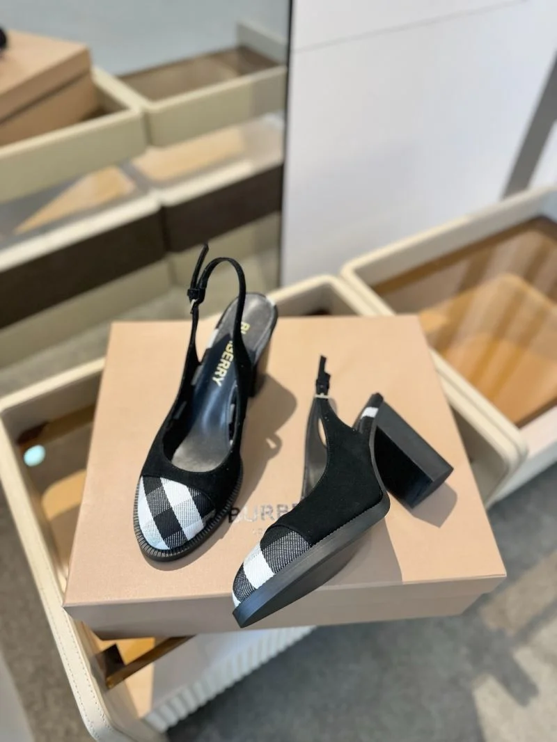 Burberry Sandals Effortless 17121