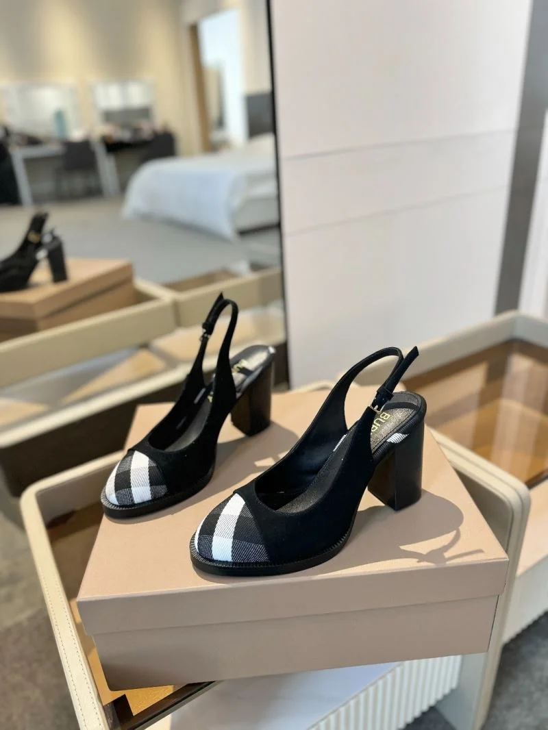 Burberry Sandals Effortless 17121