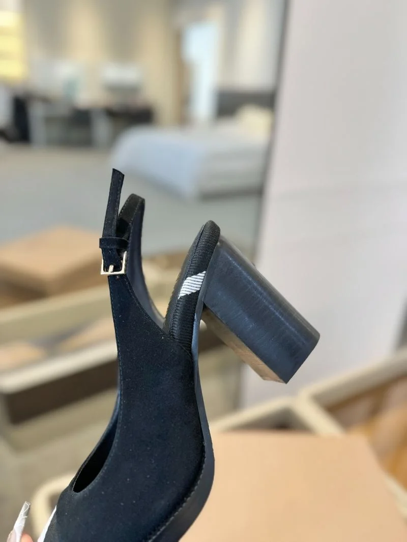 Burberry Sandals Effortless 17121