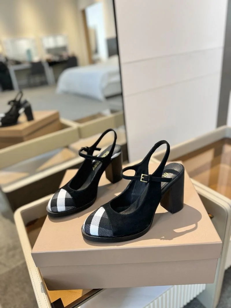 Burberry Sandals Elegant 17182