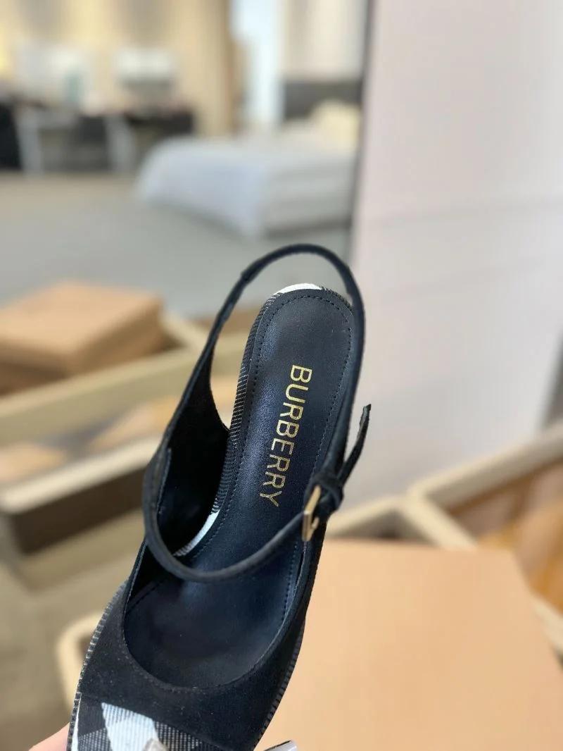 Burberry Sandals Elegant 17182