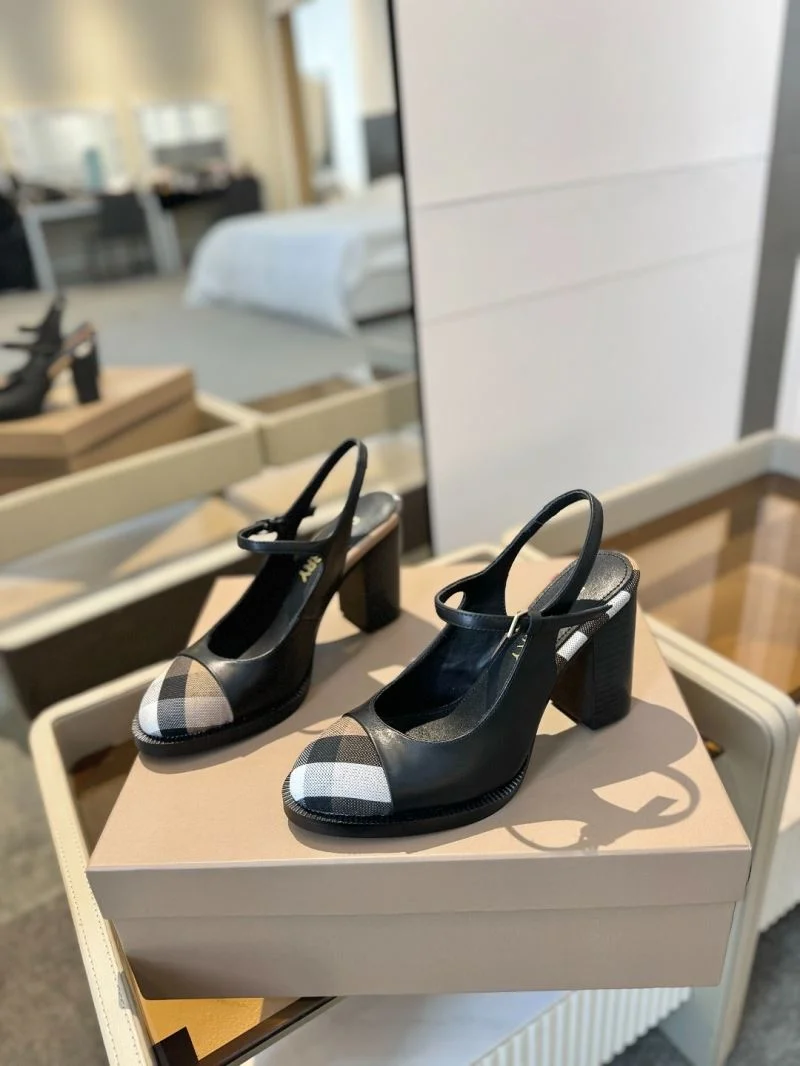 Resilient Burberry Sandals 17111