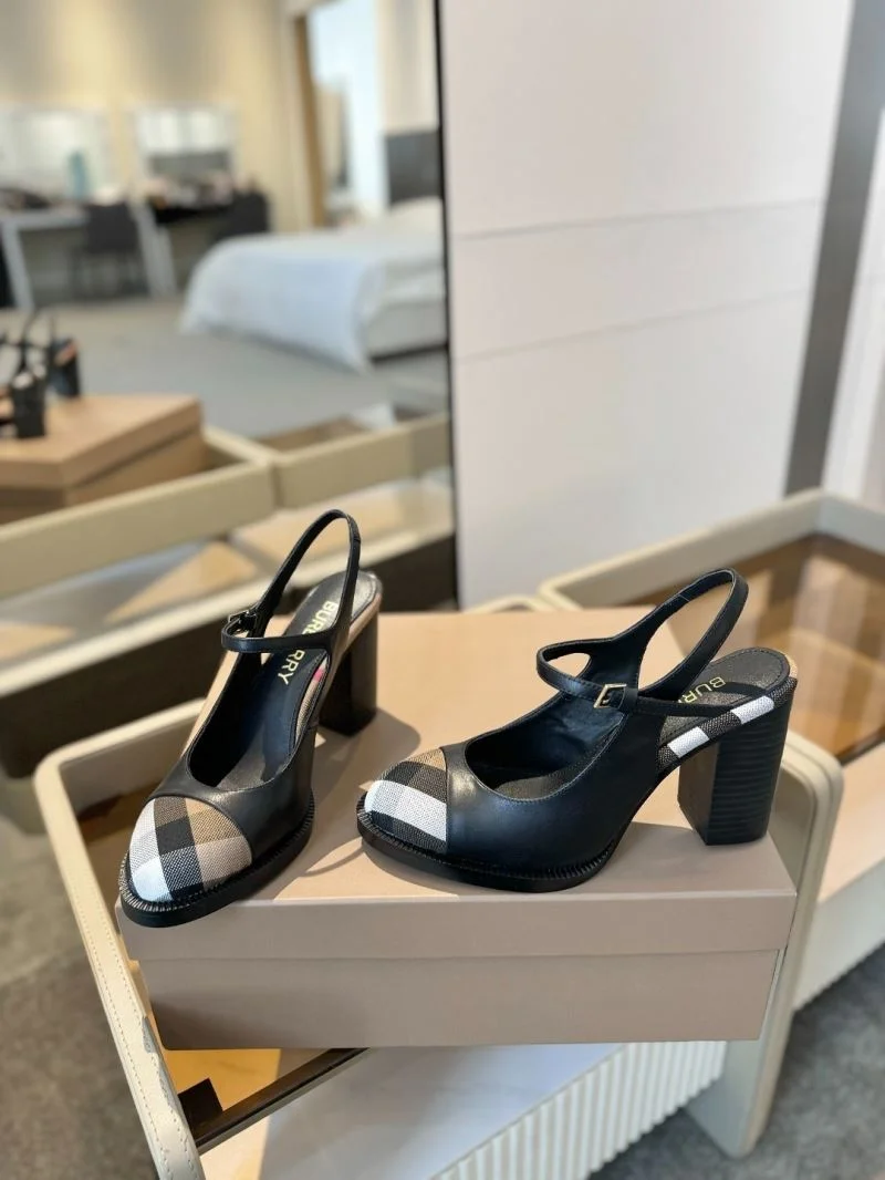 Resilient Burberry Sandals 17111