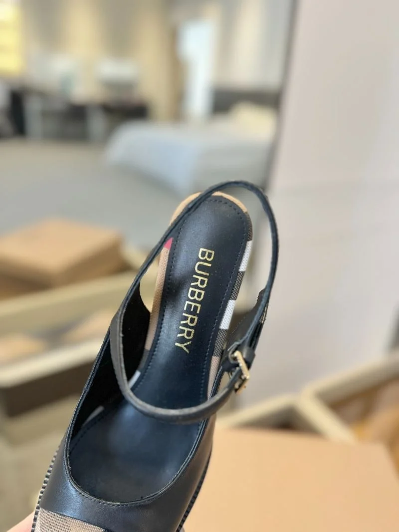 Resilient Burberry Sandals 17111