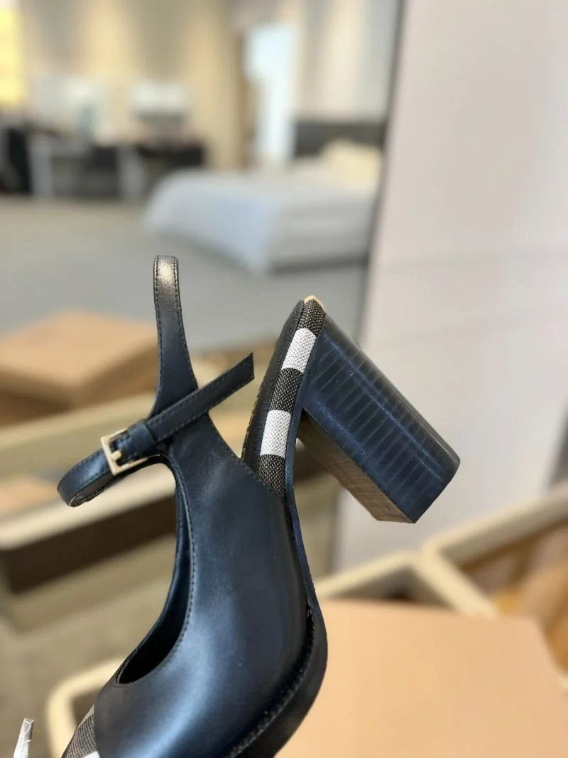 Resilient Burberry Sandals 17111