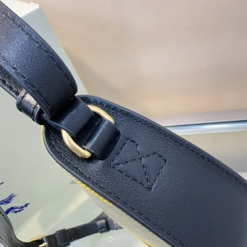 Bold Burberry Satchel Bags 38007