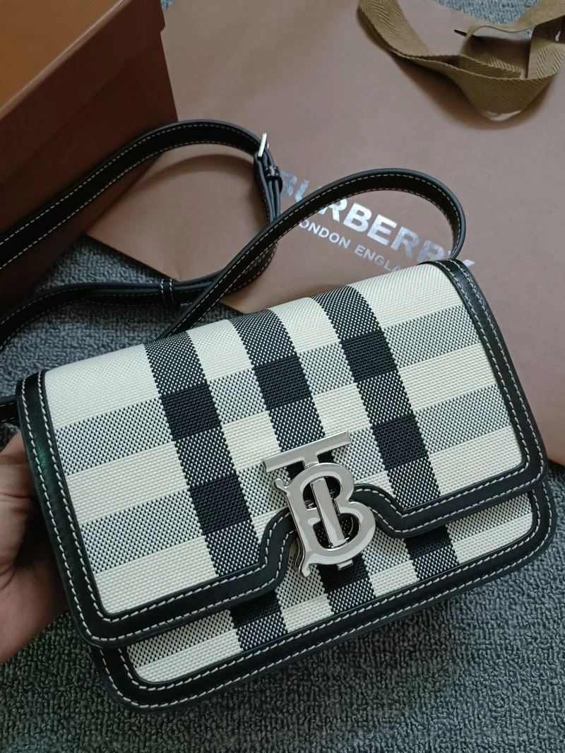 Minimalist Burberry Satchel Bags 37958