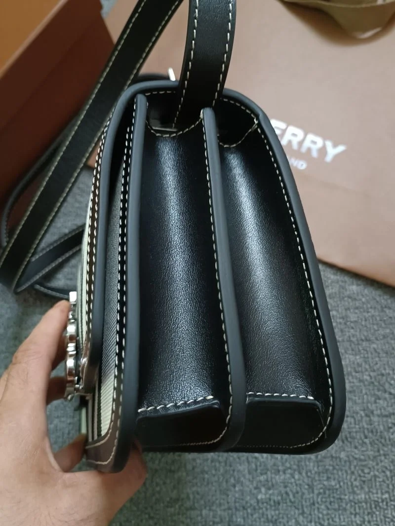 Minimalist Burberry Satchel Bags 37958