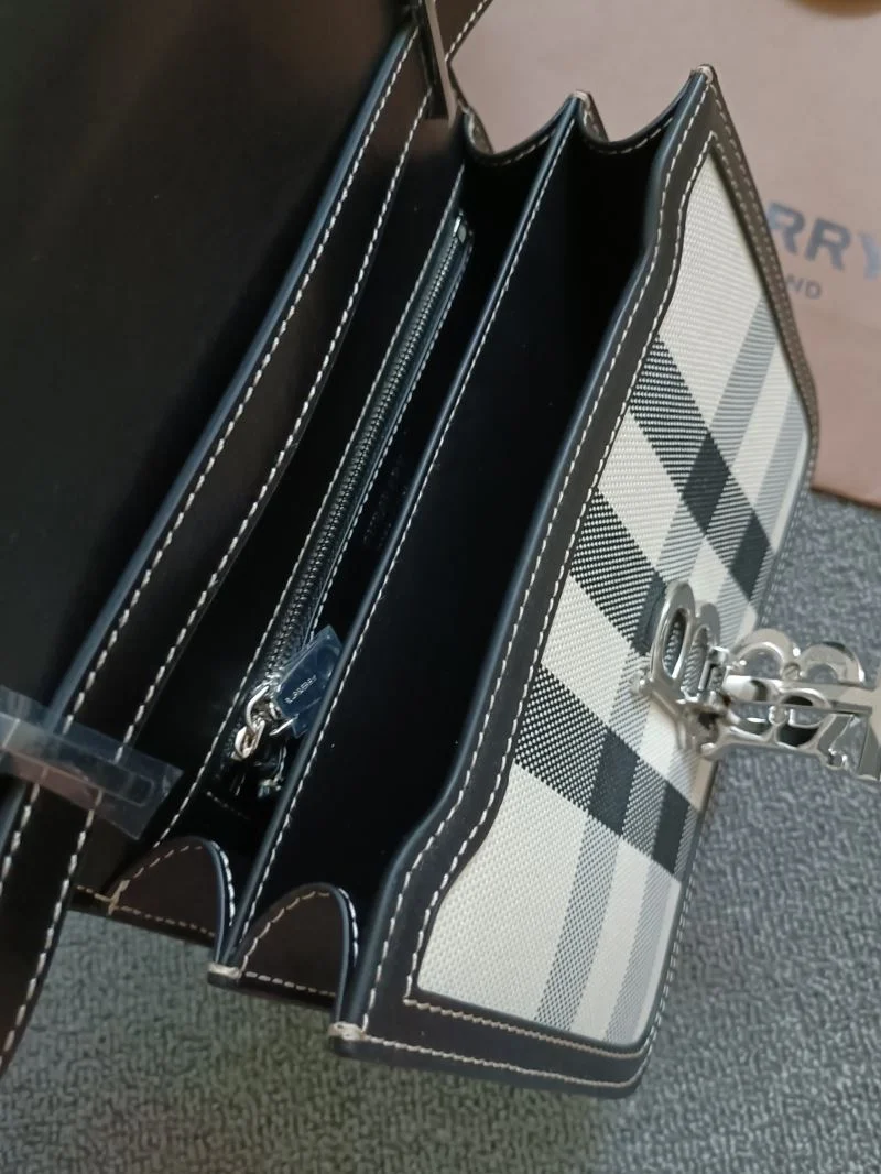 Minimalist Burberry Satchel Bags 37958