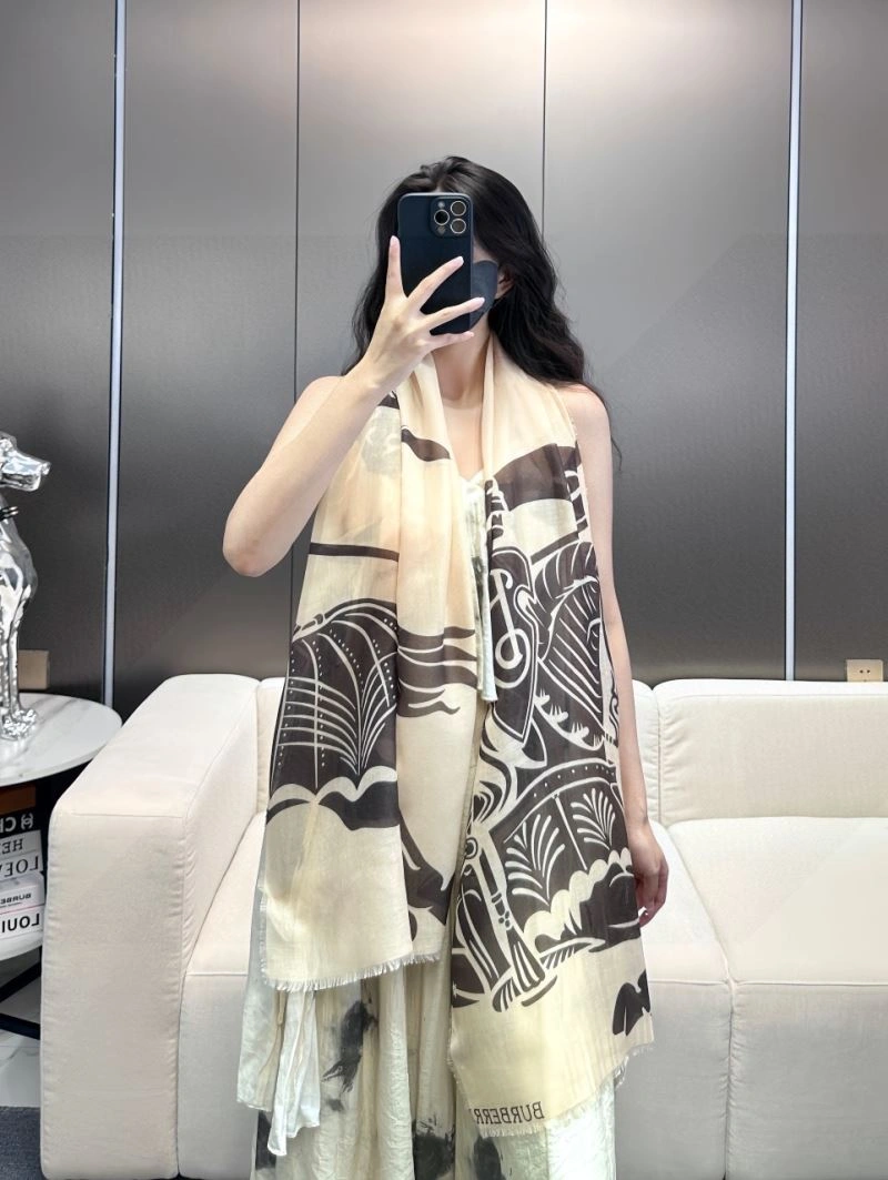 Lightweight Burberry Scarf 271365