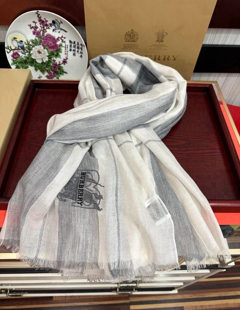 WellDesigned Burberry Scarf 271362