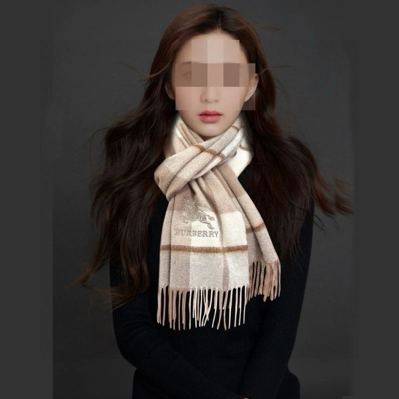 ComfortFit Burberry Scarf 271352