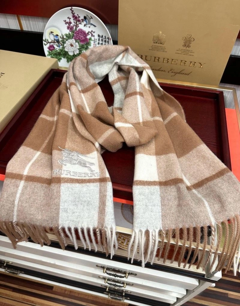 ComfortFit Burberry Scarf 271352