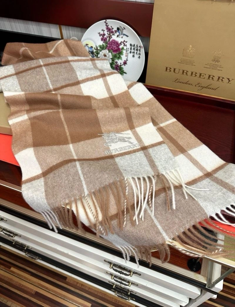 ComfortFit Burberry Scarf 271352