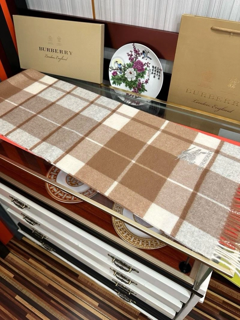 ComfortFit Burberry Scarf 271352