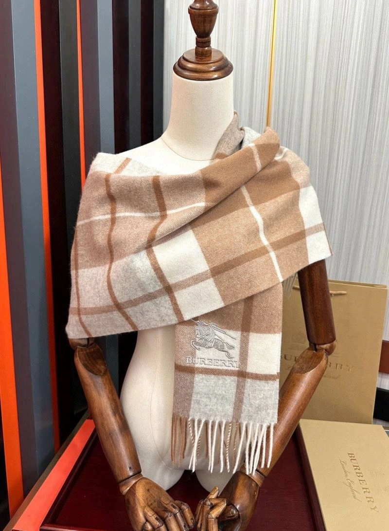 ComfortFit Burberry Scarf 271352