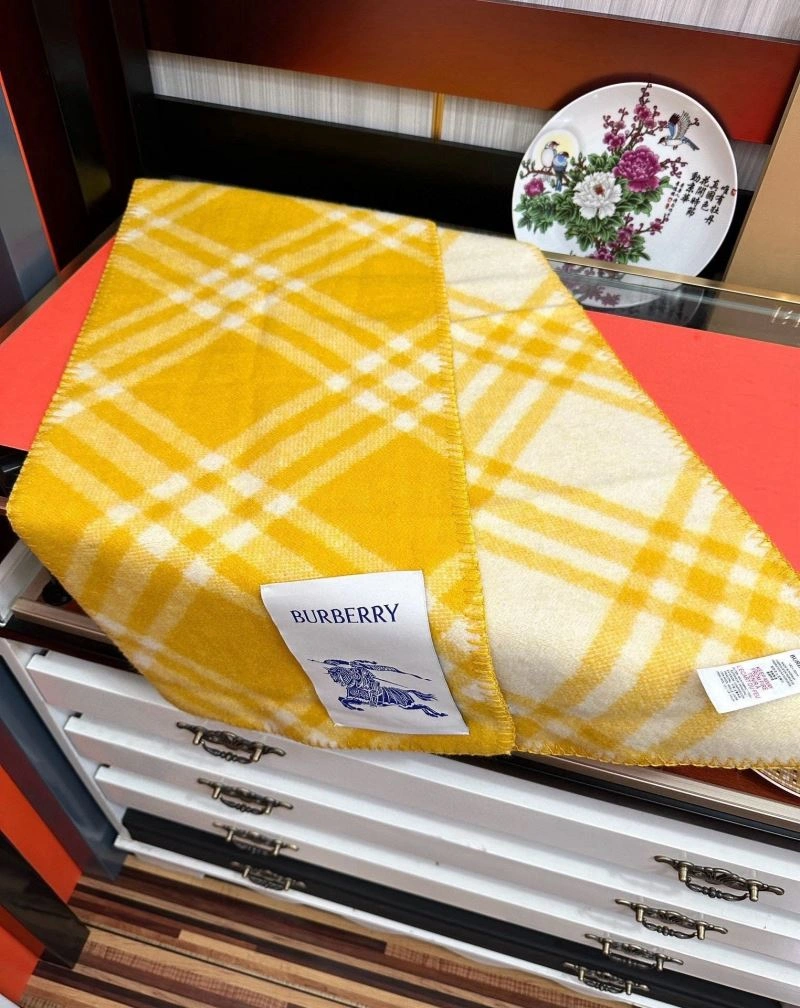 Burberry Scarf UrbanStyle 271337