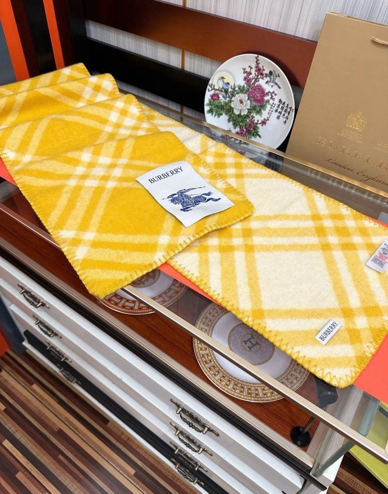 Burberry Scarf UrbanStyle 271337