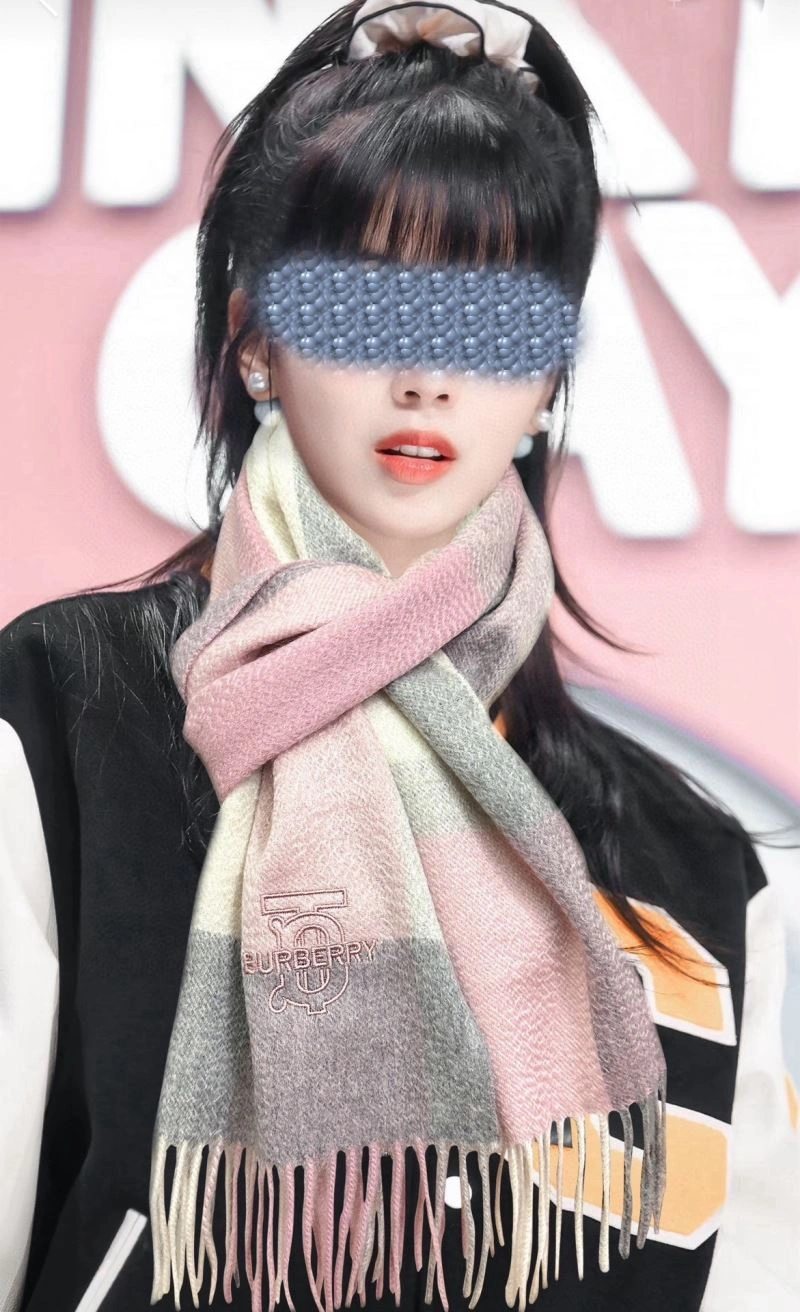 Refined Burberry Scarf 271349