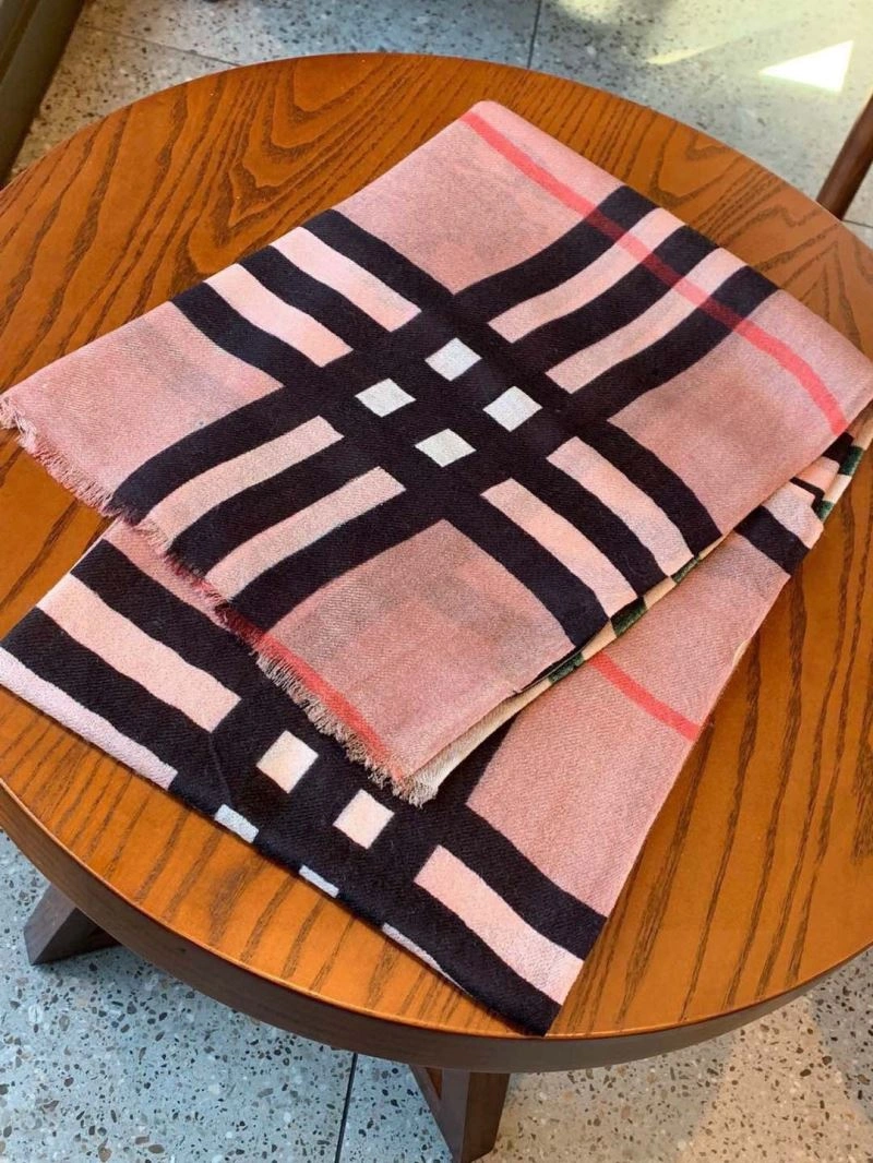 Burberry Scarf ZipUp 271340