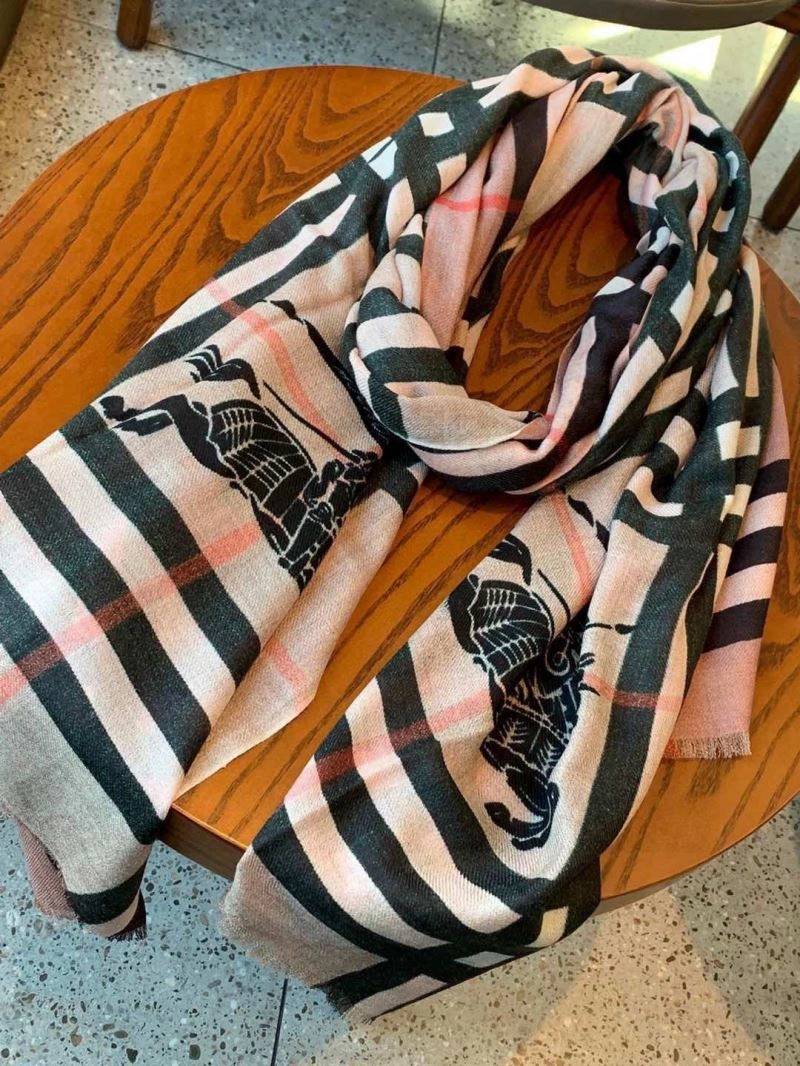 Burberry Scarf ZipUp 271340