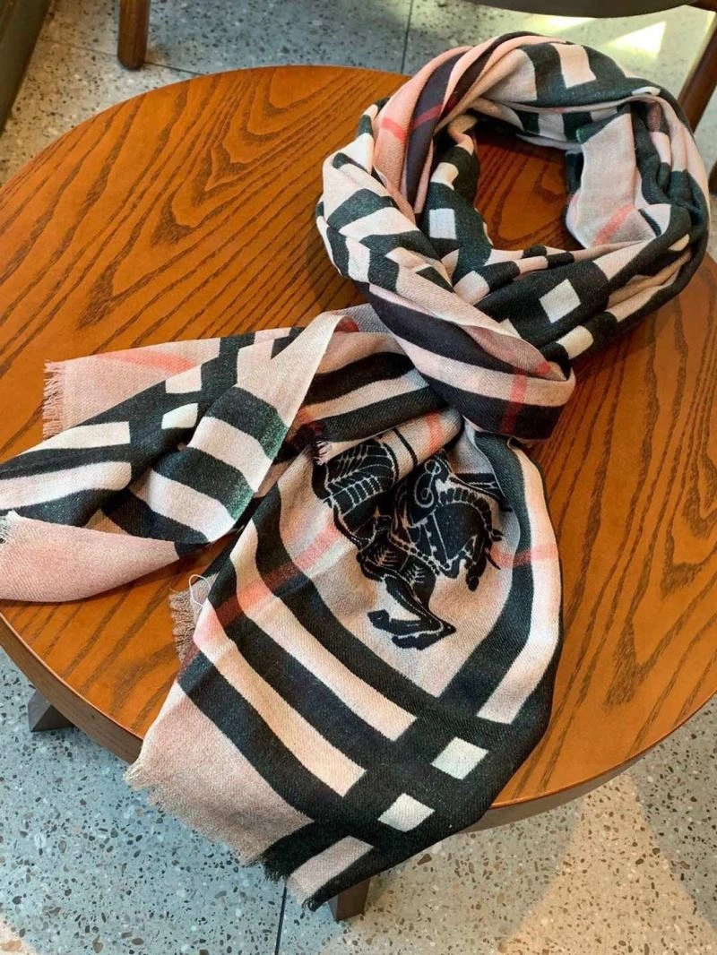 Burberry Scarf ZipUp 271340