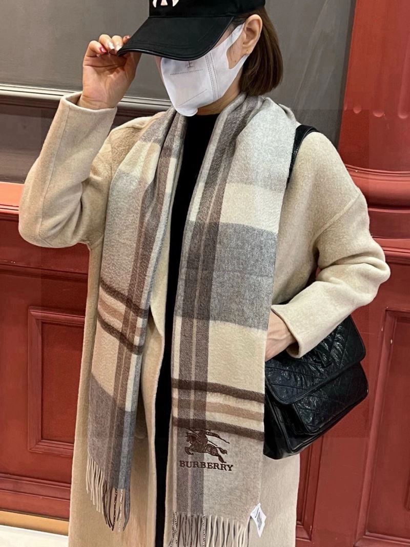 FashionForward Burberry Scarf 271356
