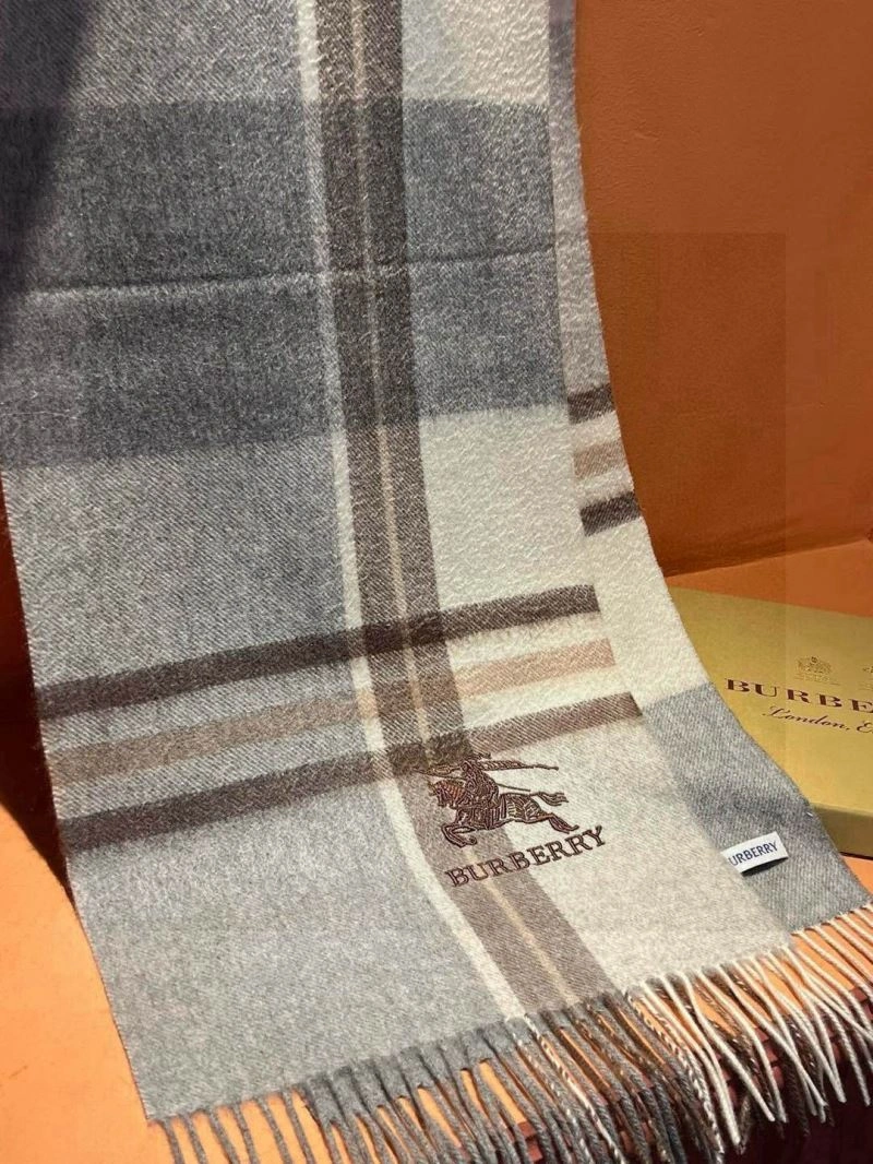 FashionForward Burberry Scarf 271356