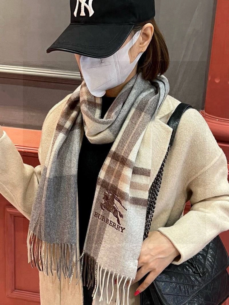 FashionForward Burberry Scarf 271356