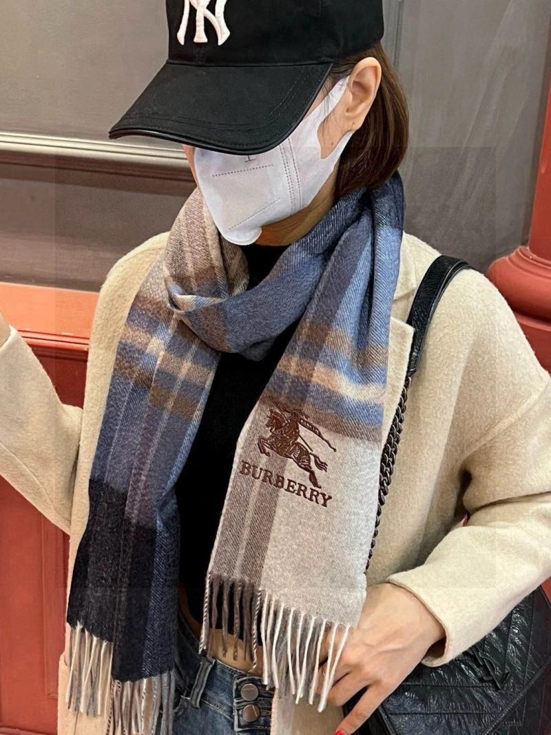 Contemporary Burberry Scarf 271353