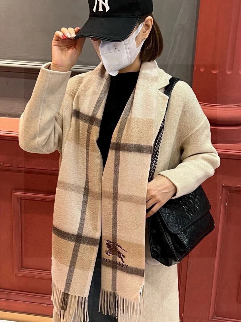 Flexible Burberry Scarf 271347