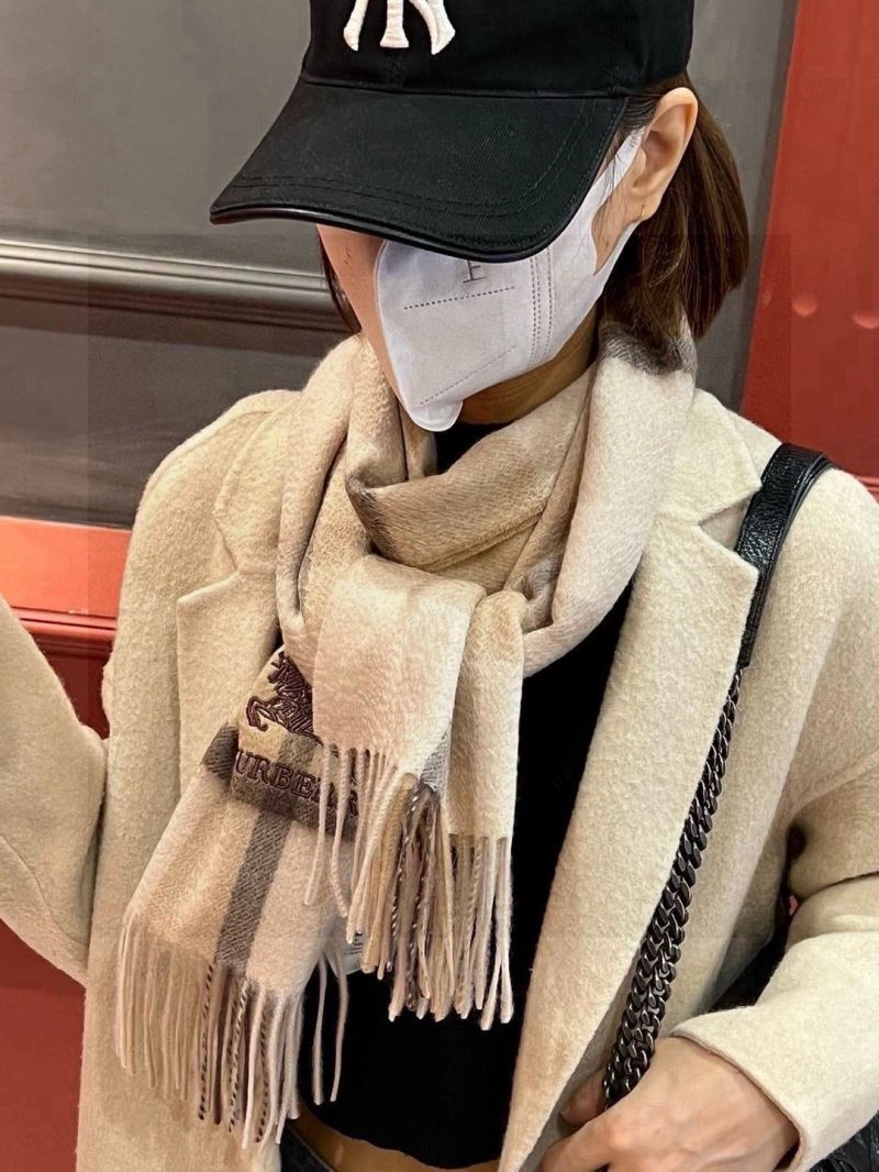 Flexible Burberry Scarf 271347
