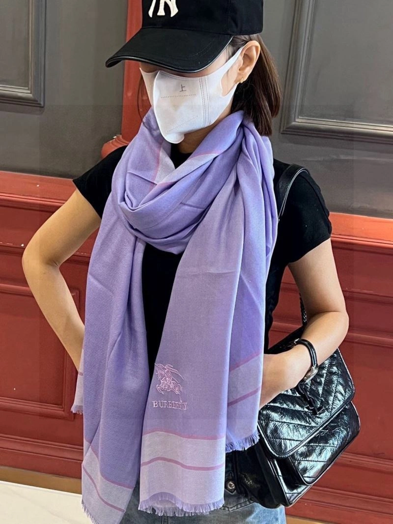 Sophisticated Burberry Scarf 271346