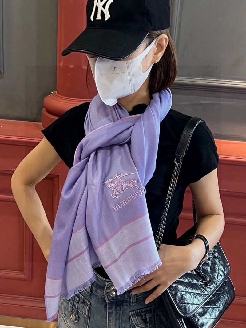 Sophisticated Burberry Scarf 271346