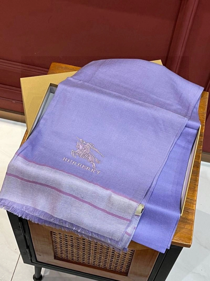 Sophisticated Burberry Scarf 271346