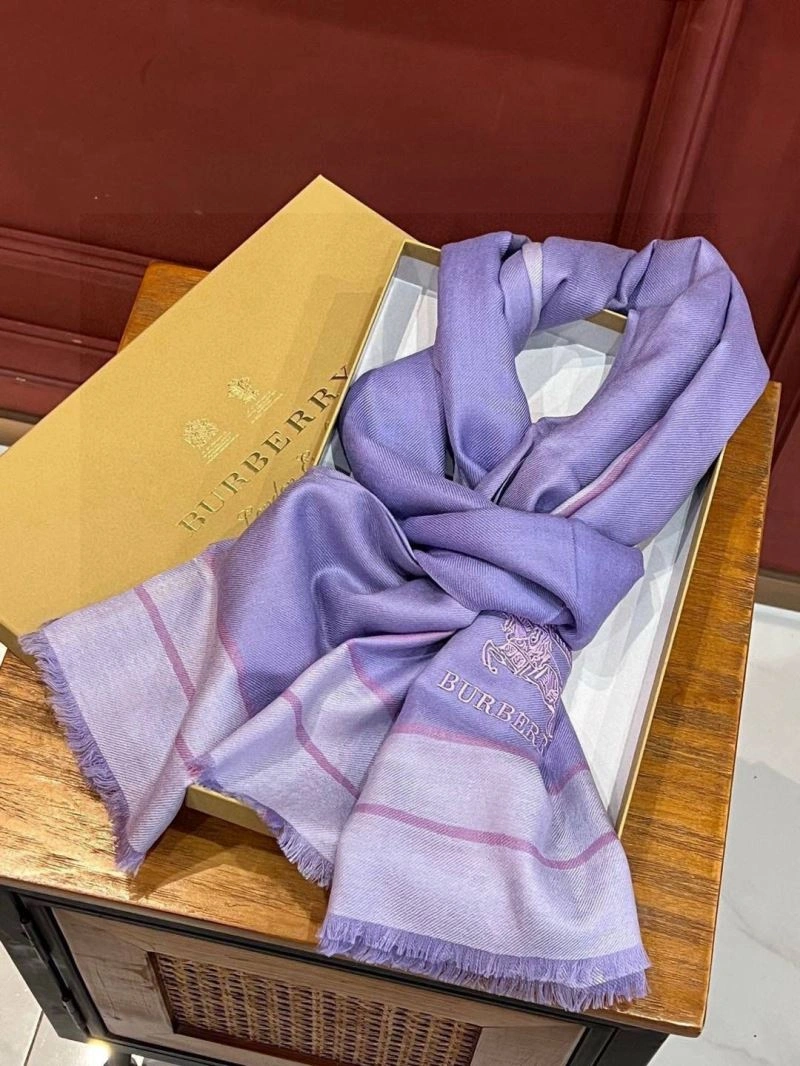 Sophisticated Burberry Scarf 271346