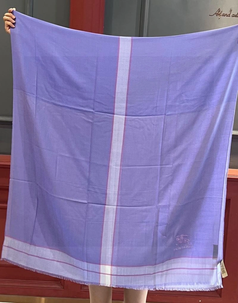 Sophisticated Burberry Scarf 271346