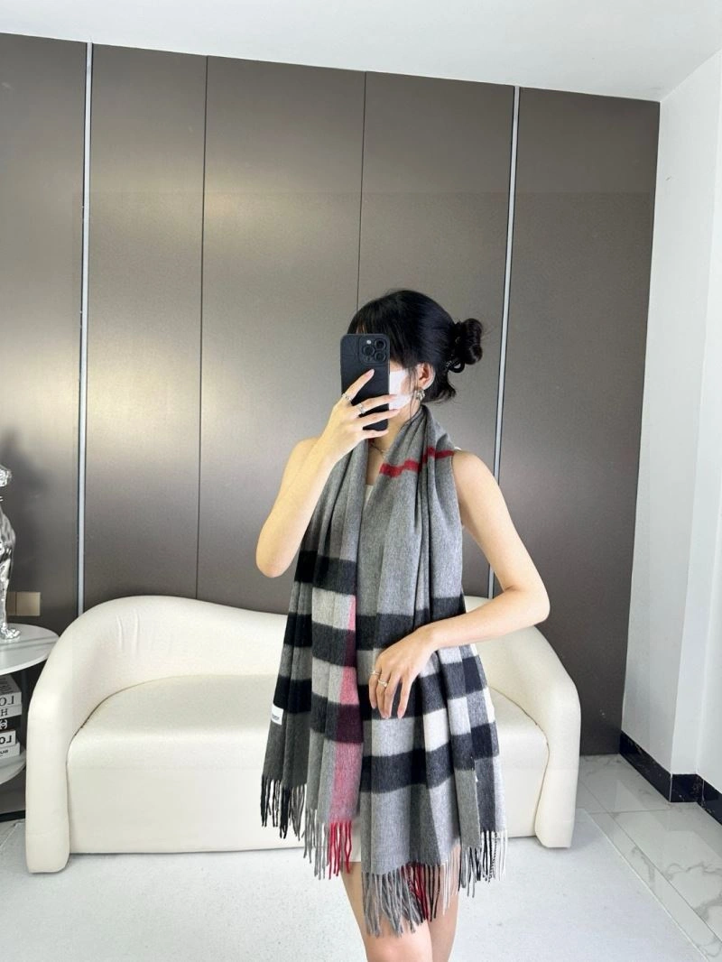Burberry Scarf Sophisticated 271318