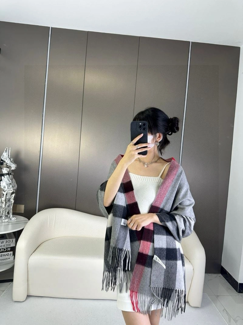 Burberry Scarf Sophisticated 271318