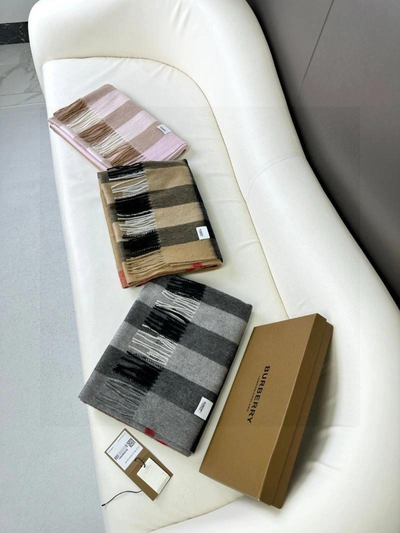 Burberry Scarf Sophisticated 271318
